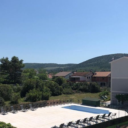 Lipovac Resort Ficus Bilice Zewnętrze zdjęcie
