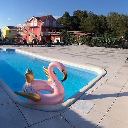 Lipovac Resort Ficus Bilice Zewnętrze zdjęcie