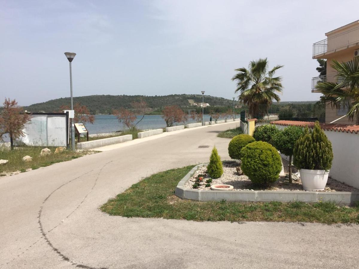 Lipovac Resort Ficus Bilice Zewnętrze zdjęcie