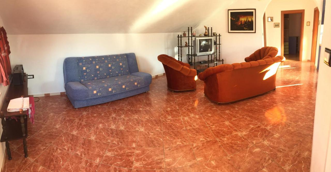 Lipovac Resort Ficus Bilice Zewnętrze zdjęcie