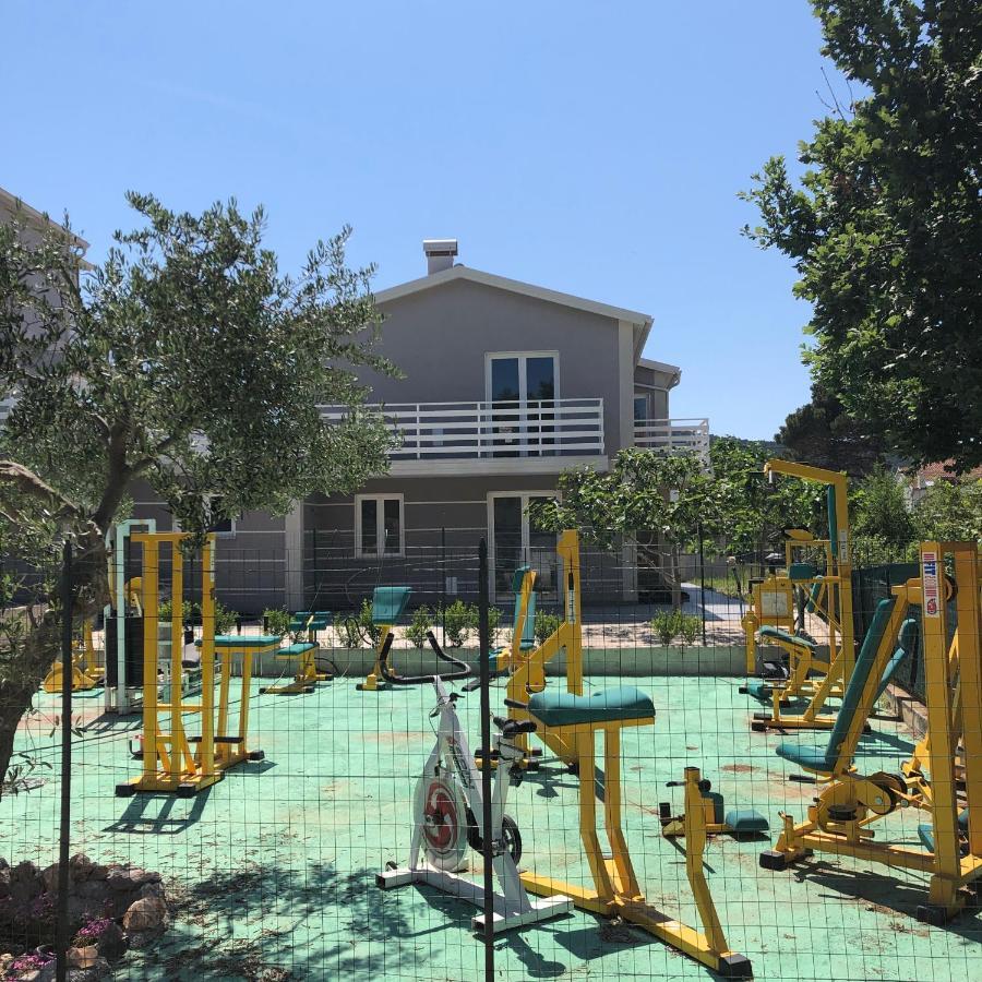 Lipovac Resort Ficus Bilice Zewnętrze zdjęcie
