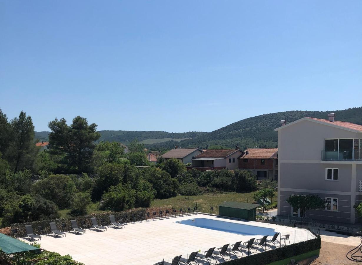 Lipovac Resort Ficus Bilice Zewnętrze zdjęcie